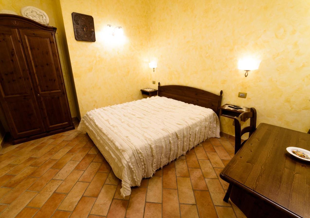 Vecchio Mulino Hotel Castel del Giudice ภายนอก รูปภาพ