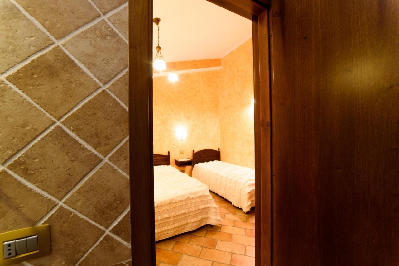 Vecchio Mulino Hotel Castel del Giudice ภายนอก รูปภาพ